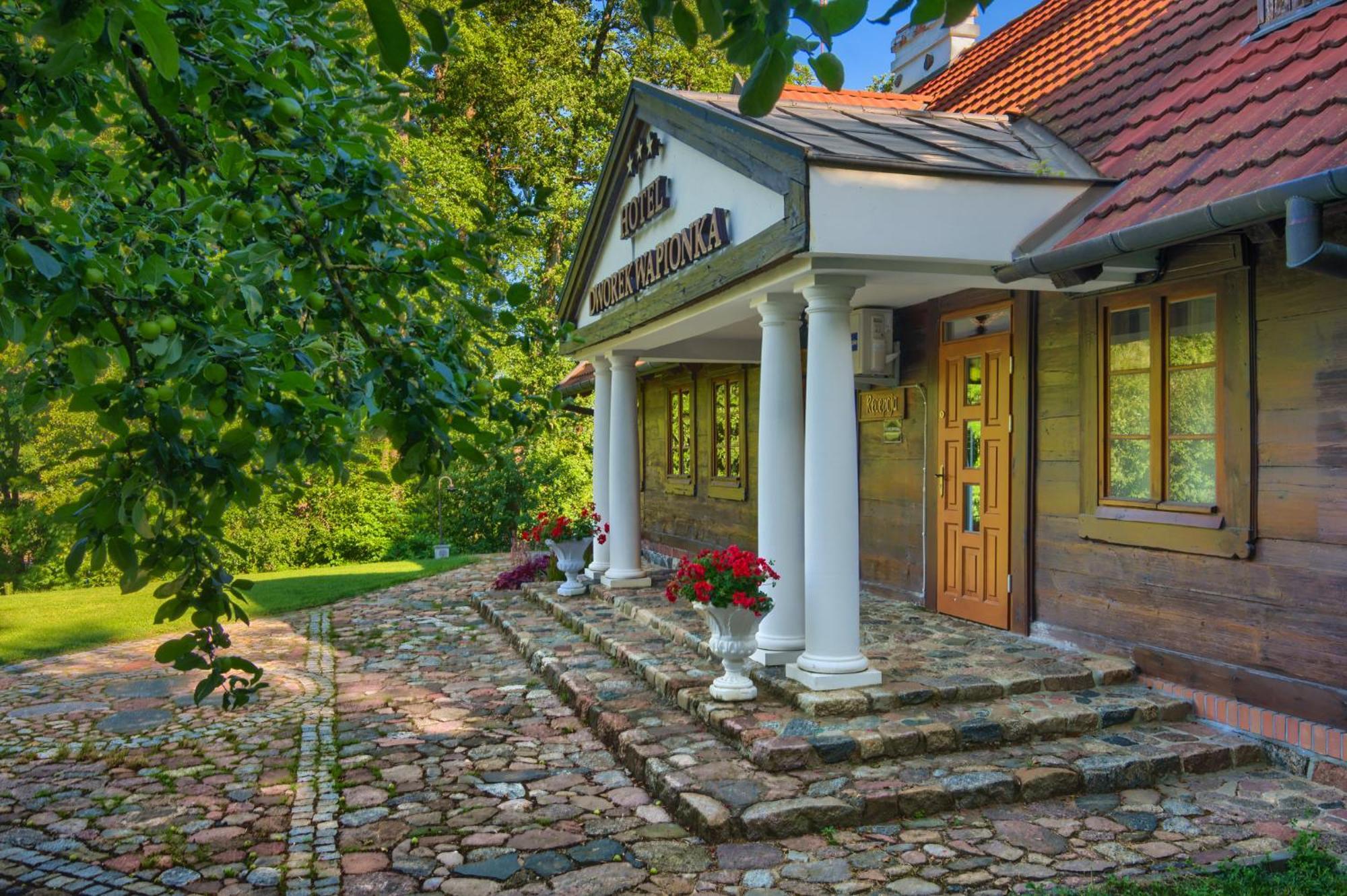 Hotel Dworek Wapionka Gorzno  Exterior photo
